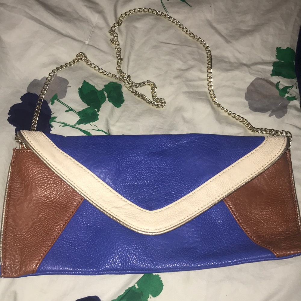 Large clutch purse with optional strap